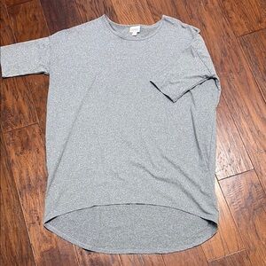 Small LuLaRoe Heather Gray Irma